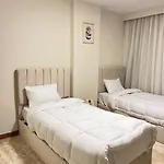 Zamalek Beside Hilton 4Br