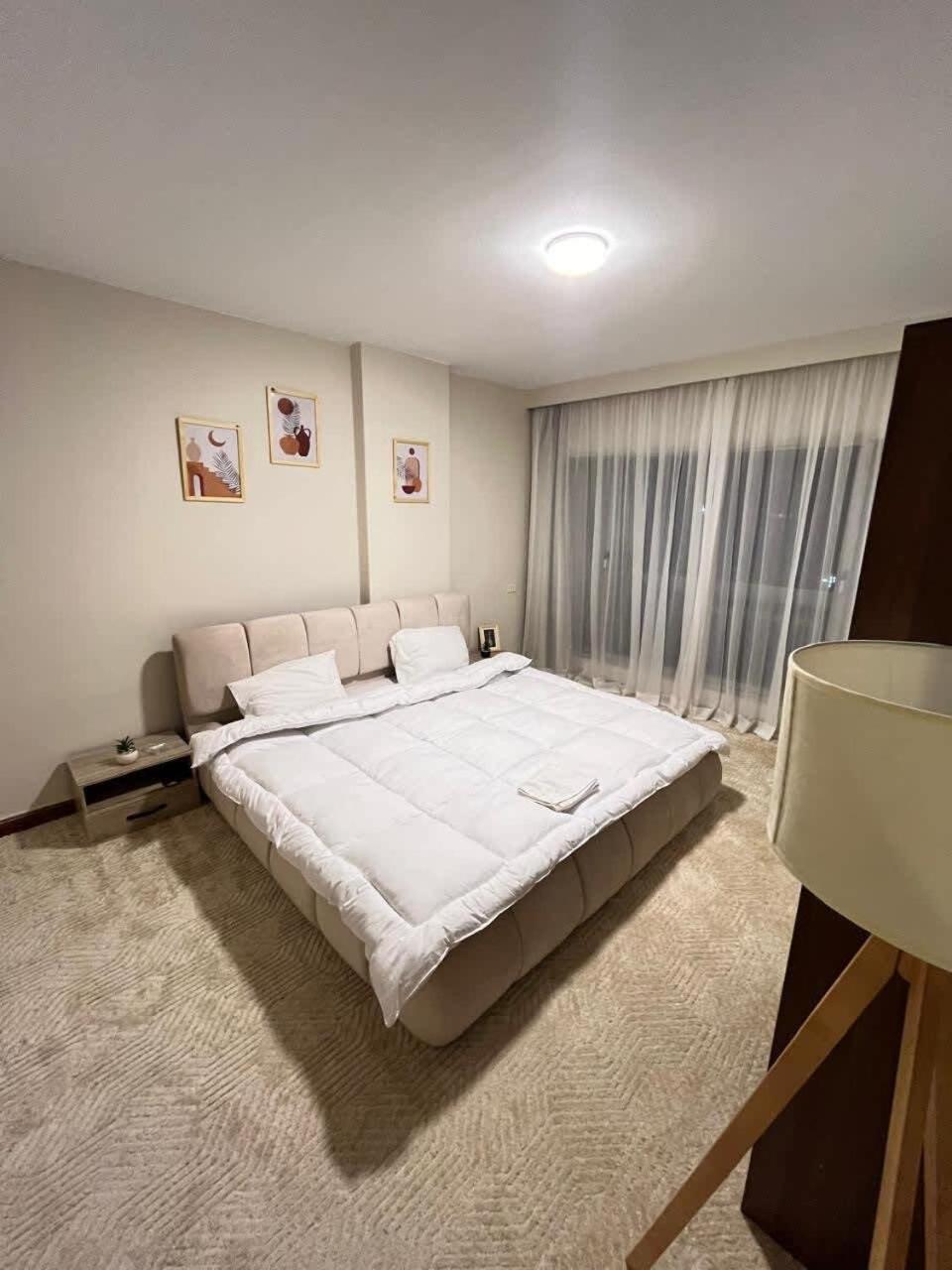 Zamalek Beside Hilton 4br Apartment *