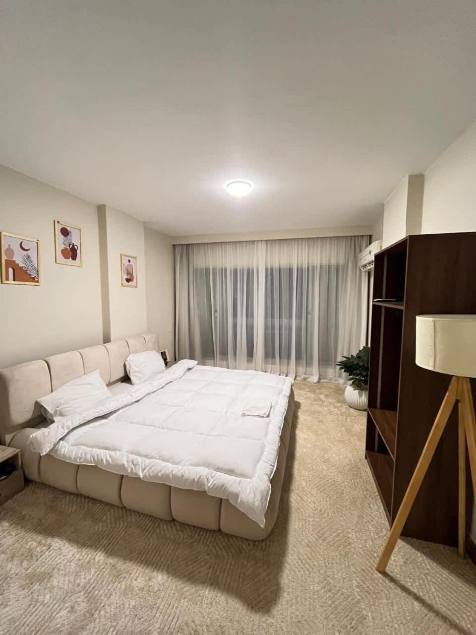Zamalek Beside Hilton 4br Apartment *