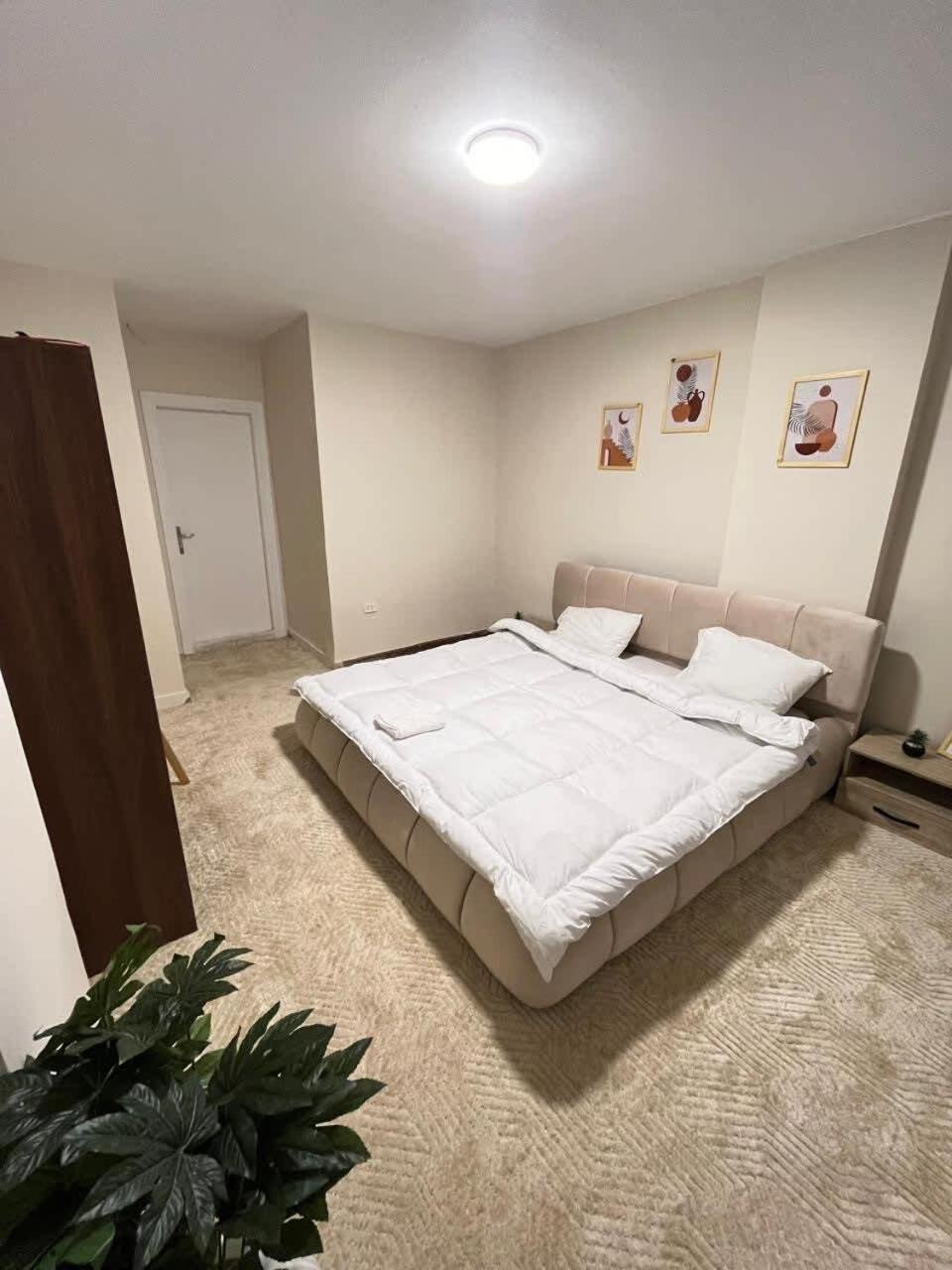 Zamalek Beside Hilton 4br *